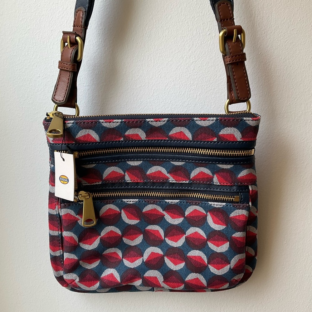 NWT Fossil Explorer Red Blue Crossbody Bag with Retro Wave Design